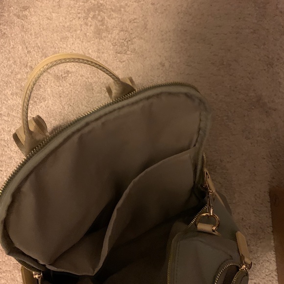 Backpack - Picture 2 of 4